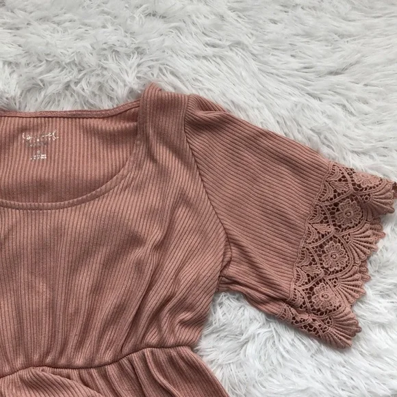 Peach Maternity Top - Picture 3 of 3